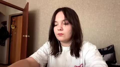 Snapshot of kamilahficorilli chatting on July 18, 2026, 2:43 pm Kamilla online show from July 18, 2026, 2:43 pm