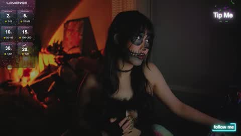 Snapshot of kamilee__xo chatting on October 31, 2025, 7:48 pm kamilee__xo online show from October 31, 2025, 7:48 pm