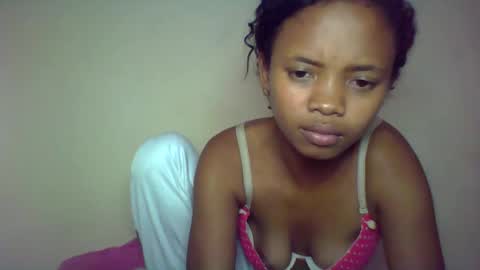 kamillah69 online show from February 15, 2026, 7:51 am