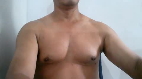 Snapshot of kamilo69_ chatting on July 13, 2026, 12:52 pm Kamilo online show from July 13, 2026, 12:52 pm