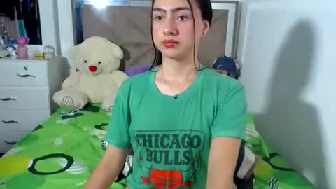 Snapshot of kammi_candy chatting on July 8, 2026, 1:32 am -- kammi -- online show from July 8, 2026, 1:32 am