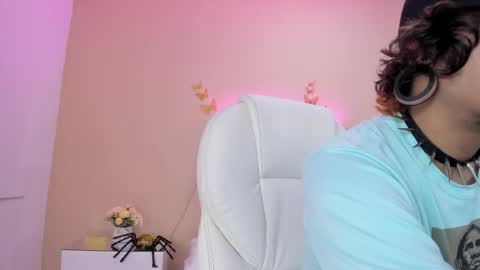 Snapshot of kaoz_23_ chatting on October 19, 2025, 1:01 pm KaoZ Goeth online show from October 19, 2025, 1:01 pm