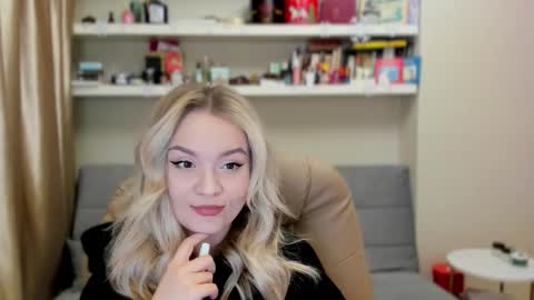 Snapshot of kara_smith_ chatting on February 1, 2026, 12:42 am Kara. Off from 15th till 24th of December online show from February 1, 2026, 12:42 am