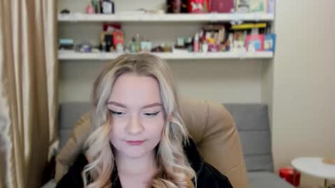 Snapshot of kara_smith_ chatting on February 19, 2026, 11:34 pm Kara. Off from 15th till 24th of December online show from February 19, 2026, 11:34 pm