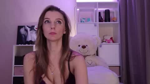 Julia online show from March 15, 2026, 10:27 pm