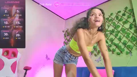 Snapshot of karen_ariass chatting on September 25, 2025, 3:27 pm Karen online show from September 25, 2025, 3:27 pm