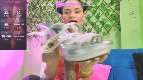 Snapshot of karen_ariass chatting on October 4, 2025, 2:37 pm Karen online show from October 4, 2025, 2:37 pm
