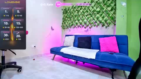 Snapshot of karen_ariass chatting on June 17, 2026, 2:25 am Karen online show from June 17, 2026, 2:25 am