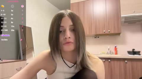 Snapshot of karensimilton chatting on November 17, 2025, 3:07 pm May online show from November 17, 2025, 3:07 pm