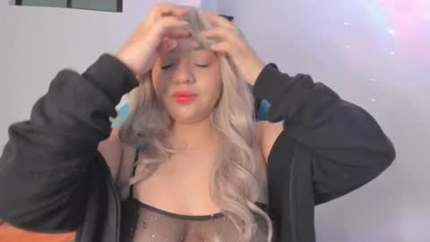 Snapshot of kariina_wong chatting on May 10, 2026, 3:23 am kariina_wong online show from May 10, 2026, 3:23 am