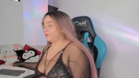 Snapshot of kariina_wong chatting on June 3, 2026, 7:19 pm kariina_wong online show from June 3, 2026, 7:19 pm