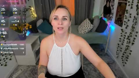 Snapshot of karinella_x chatting on March 10, 2025, 12:40 am Karina online show from March 10, 2025, 12:40 am