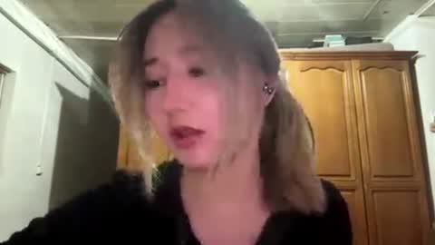 Snapshot of karissagius chatting on June 24, 2026, 10:03 am karissagius online show from June 24, 2026, 10:03 am