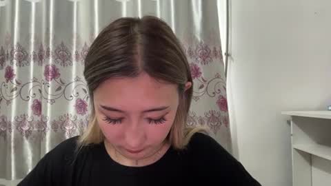 Snapshot of karissagius chatting on July 27, 2026, 8:10 am karissagius online show from July 27, 2026, 8:10 am