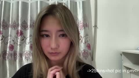 Snapshot of karissagius chatting on July 28, 2026, 2:13 pm karissagius online show from July 28, 2026, 2:13 pm