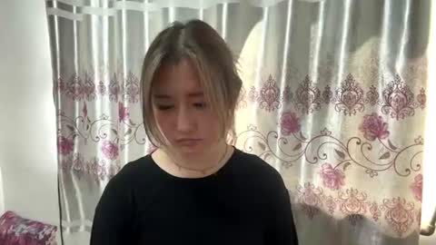 Snapshot of karissagius chatting on August 3, 2026, 9:04 am karissagius online show from August 3, 2026, 9:04 am