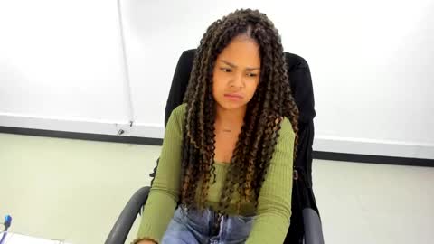 karla_cg online show from February 27, 2025, 10:20 pm