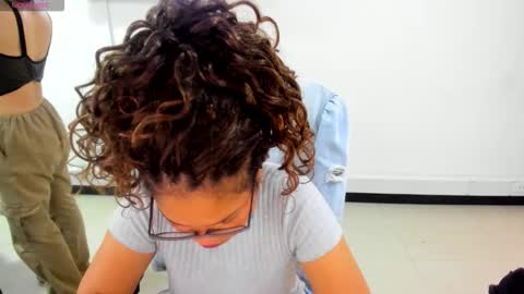 karla_cg online show from December 22, 2025, 2:47 pm