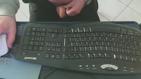 Snapshot of karll122 chatting on February 27, 2026, 9:09 am karll122 online show from February 27, 2026, 9:09 am