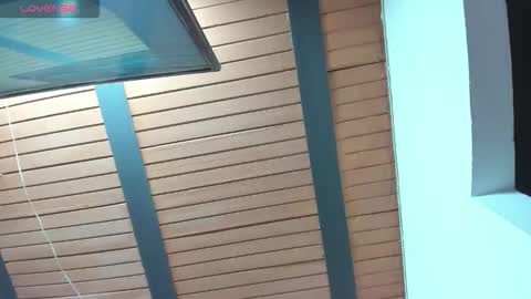 Karly Moonns online show from November 18, 2025, 2:54 pm