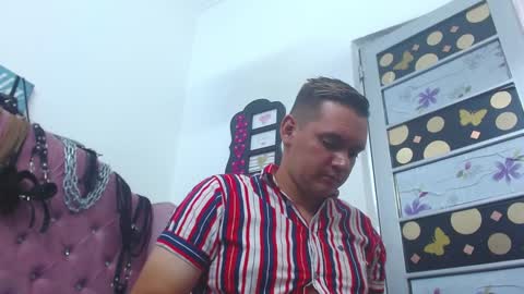 Snapshot of karol_and_paul chatting on December 5, 2024, 8:11 pm karol and paul online show from December 5, 2024, 8:11 pm