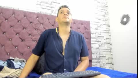 Snapshot of karol_and_paul chatting on January 16, 2025, 2:19 am karol and paul online show from January 16, 2025, 2:19 am