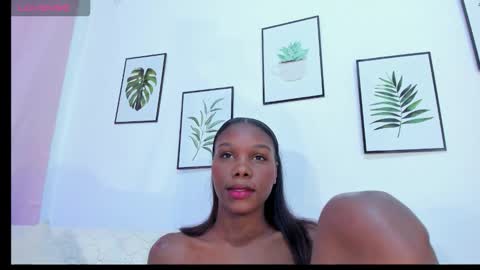 karol_w10 online show from November 4, 2025, 7:24 pm