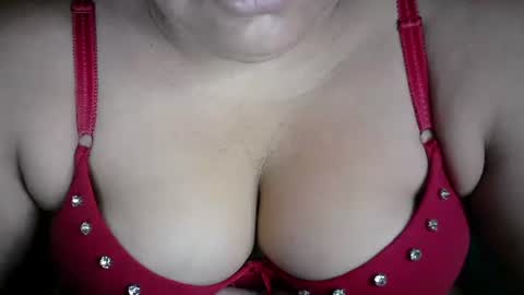 Snapshot of karolbb chatting on December 15, 2024, 11:12 am karolbb online show from December 15, 2024, 11:12 am