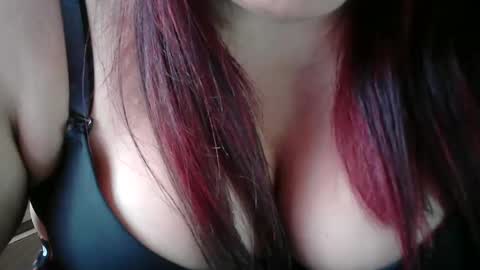 Snapshot of karolbb chatting on February 22, 2025, 2:30 pm karolbb online show from February 22, 2025, 2:30 pm