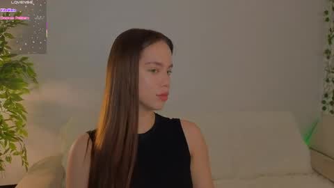 Snapshot of karoledemara chatting on May 26, 2026, 6:20 am Molly online show from May 26, 2026, 6:20 am