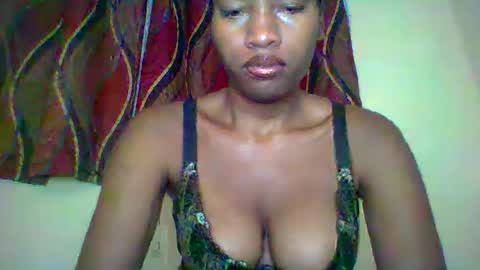 Snapshot of karoliee chatting on June 5, 2026, 8:09 am karoliee online show from June 5, 2026, 8:09 am
