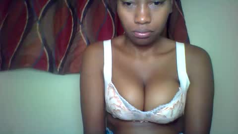 Snapshot of karoliee chatting on June 9, 2026, 7:53 am karoliee online show from June 9, 2026, 7:53 am