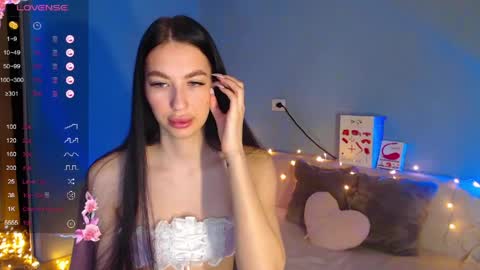 Kira online show from April 13, 2026, 2:06 am