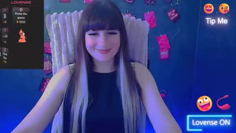 Snapshot of karolina_mia chatting on May 7, 2026, 6:08 am Caroline online show from May 7, 2026, 6:08 am