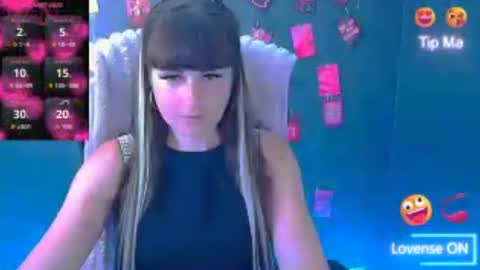 Snapshot of karolina_mia chatting on July 2, 2026, 8:53 am Caroline online show from July 2, 2026, 8:53 am