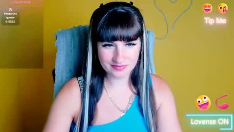 Snapshot of karolina_mia chatting on July 8, 2026, 11:37 am Caroline online show from July 8, 2026, 11:37 am