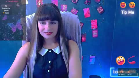 Snapshot of karolina_mia chatting on July 30, 2026, 6:01 am Caroline online show from July 30, 2026, 6:01 am