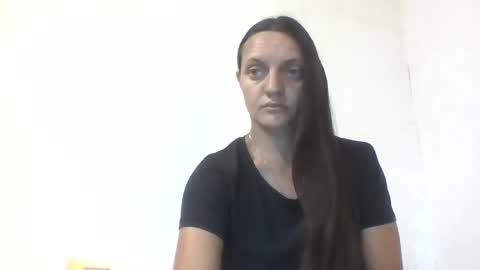 karolinacel online show from September 10, 2025, 4:45 am