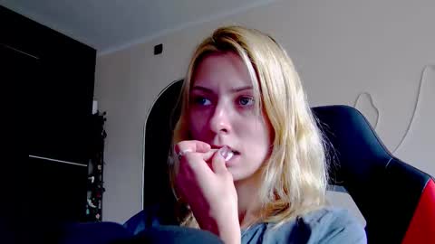 karoline121 online show from October 1, 2025, 8:09 am