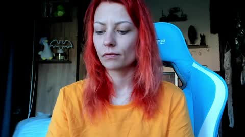 Snapshot of karoline121 chatting on April 6, 2026, 5:19 am karoline121 online show from April 6, 2026, 5:19 am