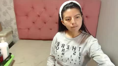 Isa online show from December 15, 2025, 2:38 am