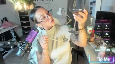 Snapshot of karolinna_xxx chatting on May 29, 2026, 10:52 pm Caro online show from May 29, 2026, 10:52 pm