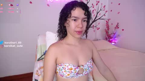 Karolina 3 online show from September 14, 2025, 2:05 pm