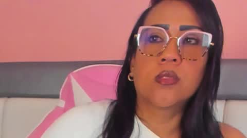 karolwest_ online show from December 15, 2025, 12:31 pm