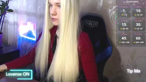 Snapshot of karolynafox chatting on March 22, 2026, 8:07 am Caroline Fox online show from March 22, 2026, 8:07 am