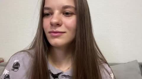 Lia online show from June 3, 2026, 4:12 pm