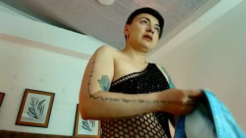 Snapshot of kat_paradisse chatting on May 24, 2026, 11:48 am kat paradisse online show from May 24, 2026, 11:48 am