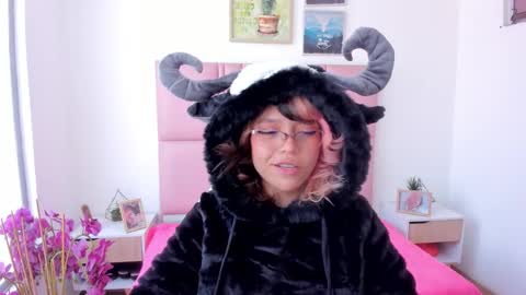 Kata Garcia online show from February 10, 2026, 3:49 pm