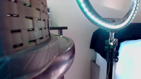 katalinaferreirax online show from December 10, 2024, 9:43 pm