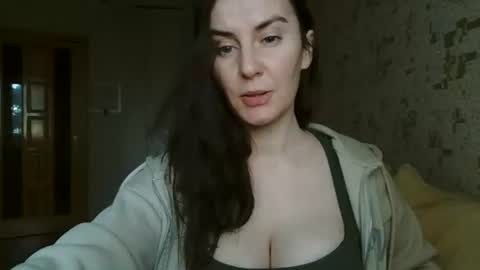 Snapshot of katalinaqe chatting on October 3, 2025, 8:22 am KatalinaQE online show from October 3, 2025, 8:22 am